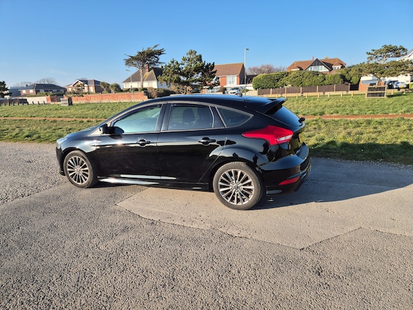 Used Ford Focus 2017 for sale - 74650613: Photo 3
