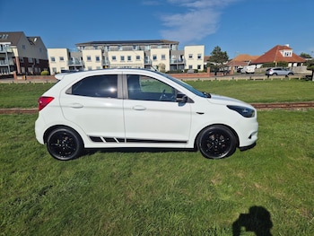 2018 (18) - 1.2 Zetec Colour Edition 5 Door Hatchback Petrol