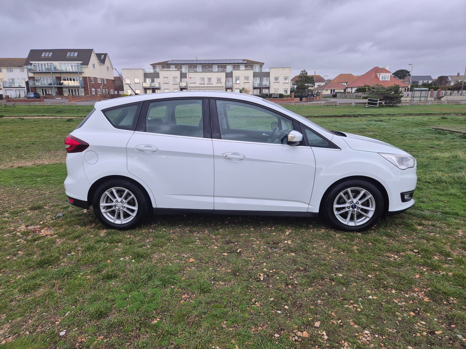 Used Ford C-Max 2015 for sale - 76434553: Photo 2