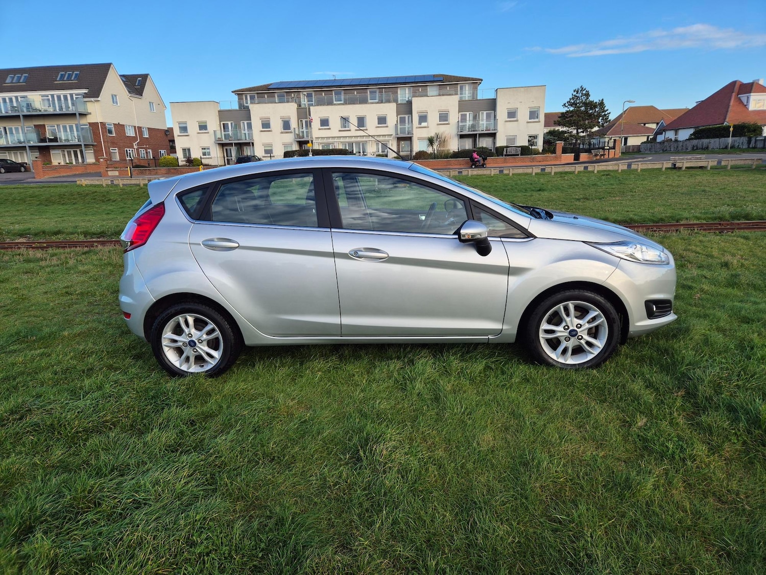 Used Ford Fiesta 2015 for sale - 76635030: Photo 2