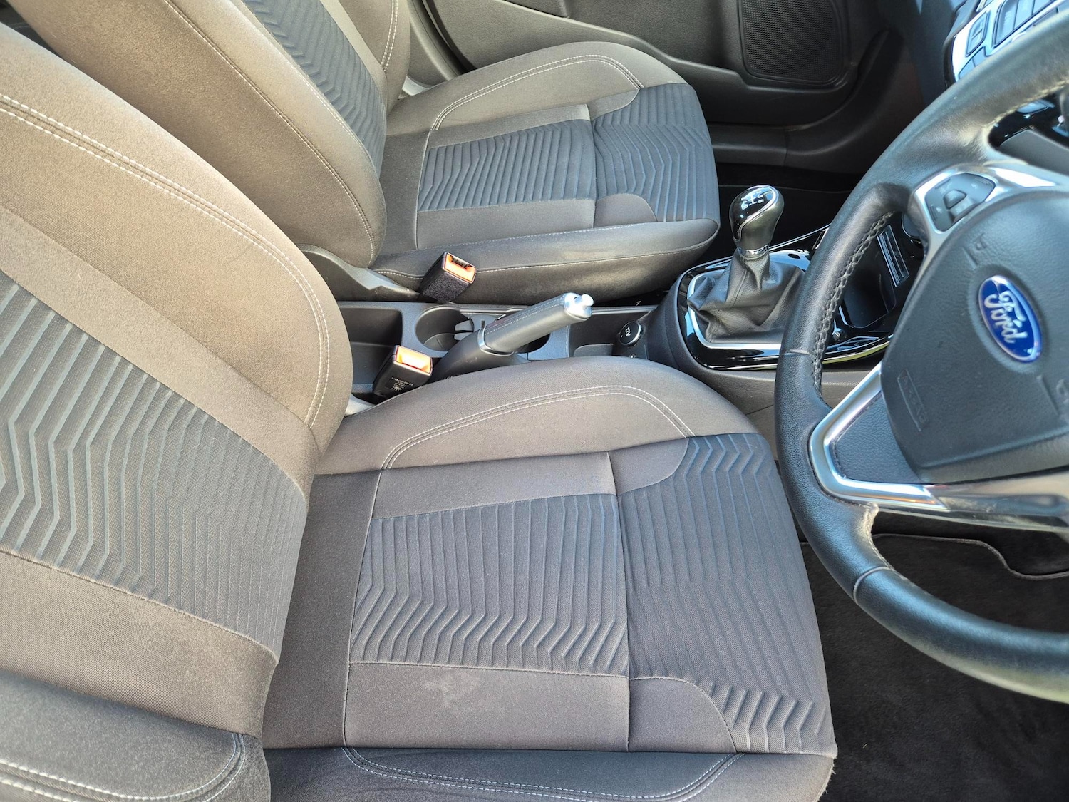 Used Ford Fiesta 2015 for sale - 76635030: Photo 8