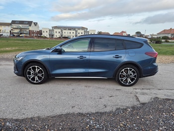 Used Ford Focus 2025 for sale - 77043101: Photo