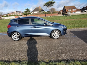 Used Ford Fiesta 2018 for sale - 78900320: Photo