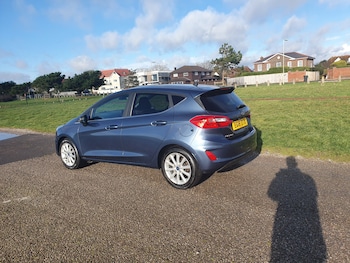 Used Ford Fiesta 2018 for sale - 78900320: Photo