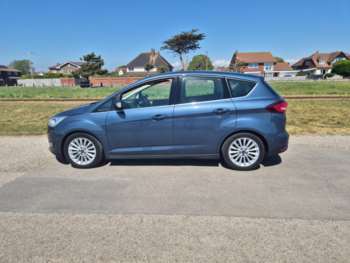 2019 (19) - TITANIUM 5-Door Petrol