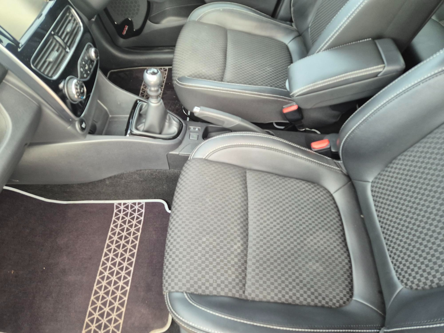 Used Renault Clio 2017 for sale - 77641783: Photo 8