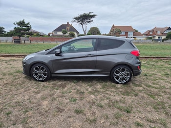 Used Ford Fiesta 2018 for sale - 75608378: Photo