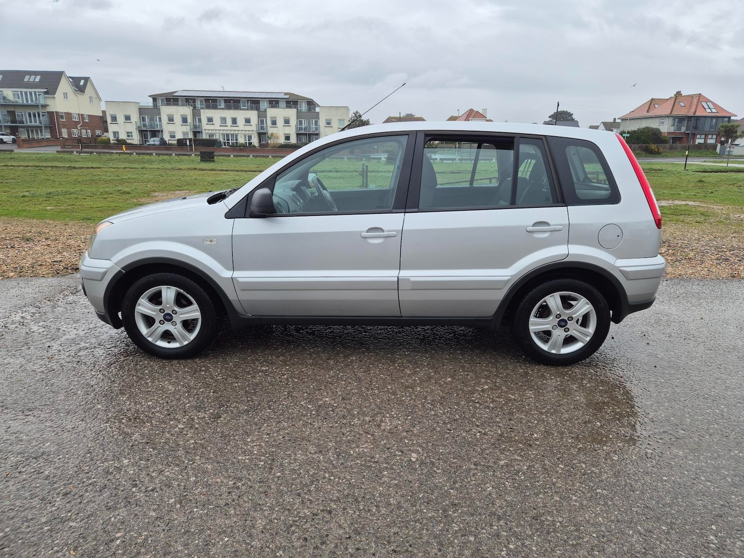Used Ford Fusion 2010 for sale - 77333279: Photo 2