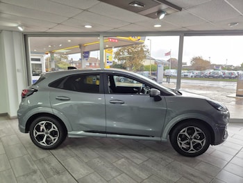 2024 (74) - ST-LINE . AUTOMATIC . mHEV (mild HYBRID ) Petrol 5-Door