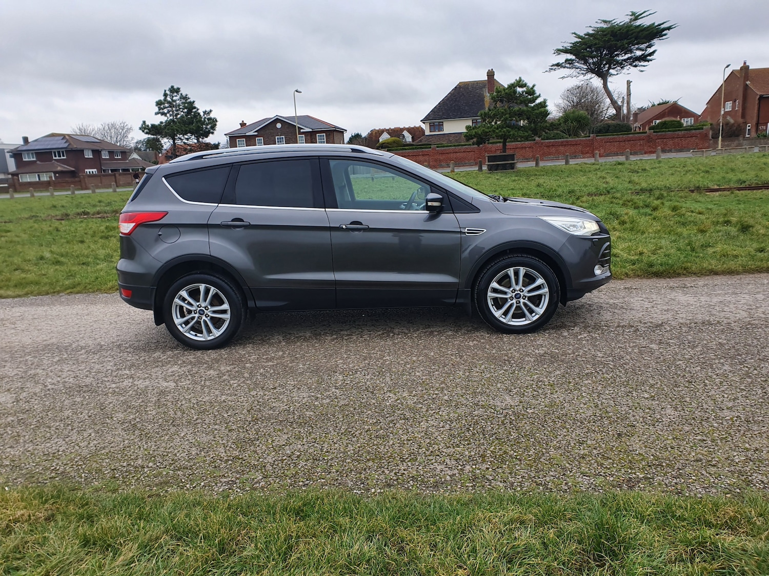 Used Ford Kuga 2015 for sale - 76390291: Photo 1