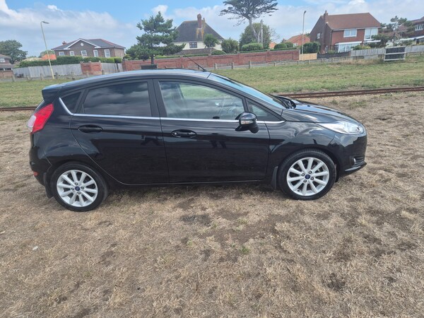 Used Ford Fiesta 2016 for sale - 75288829: Photo 2
