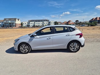 Used Hyundai i20 2024 for sale - 79599752: Photo