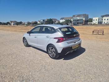 Used Hyundai i20 2024 for sale - 79599752: Photo