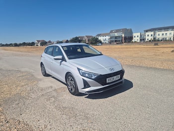 Used Hyundai i20 2024 for sale - 79599752: Photo