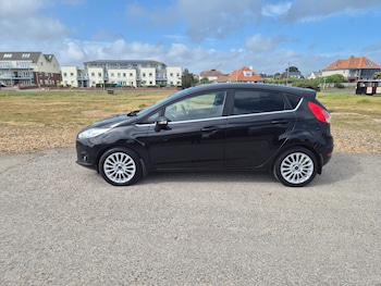Used Ford Fiesta 2015 for sale - 79462977: Photo
