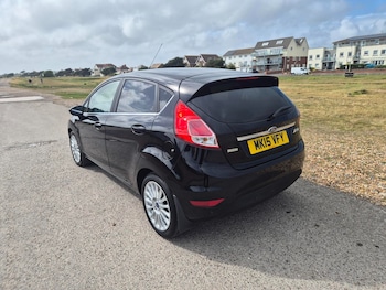 Used Ford Fiesta 2015 for sale - 79462977: Photo