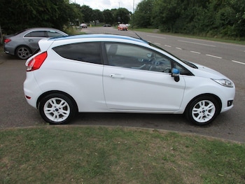 Used Ford Fiesta 2017 for sale - 75490079: Photo