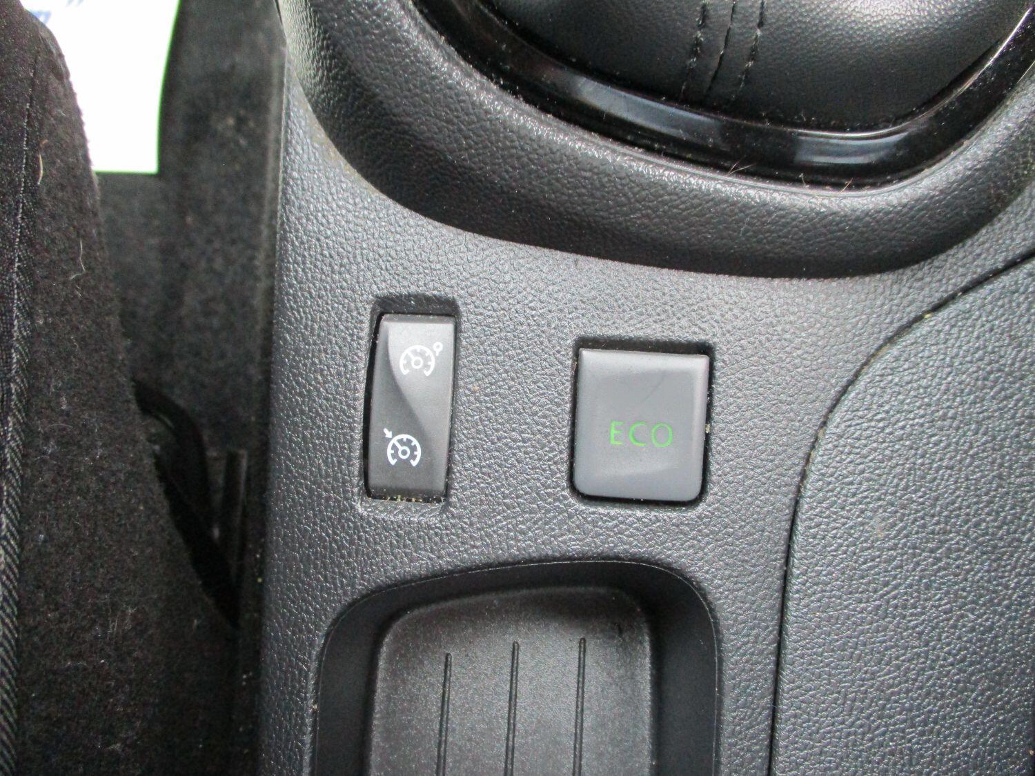 Used Renault Captur 2017 for sale - 76793910: Photo 17