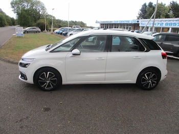 Used Citroen C4 Picasso 2017 for sale - 75692346: Photo