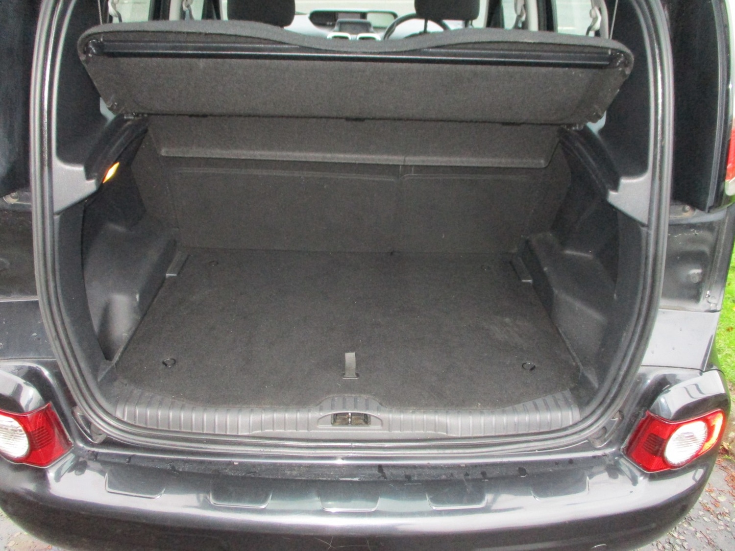 Used Citroen C3 Picasso 2011 for sale - 76884837: Photo 5