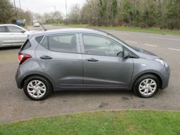 Used Hyundai i10 2017 for sale - 74119094: Photo