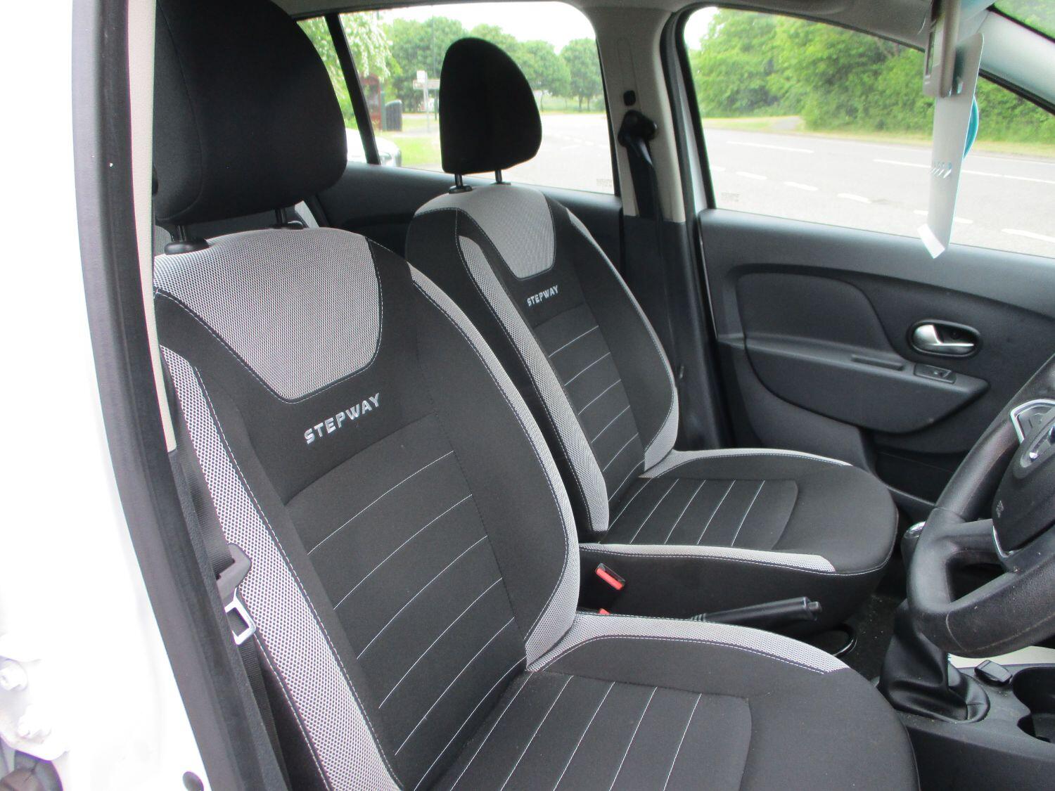 Used Dacia Sandero Stepway 2020 for sale - 76793920: Photo 6