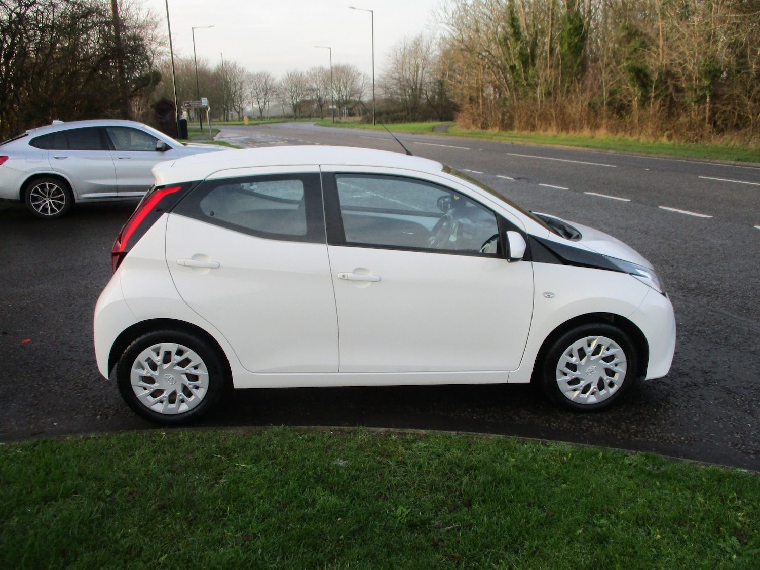 Used Toyota AYGO 2019 for sale - 77028011: Photo 2