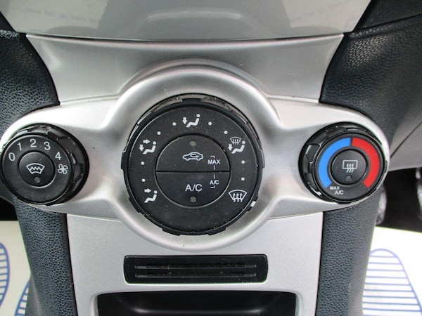 Used Ford Fiesta 2012 for sale - 75313915: Photo 12