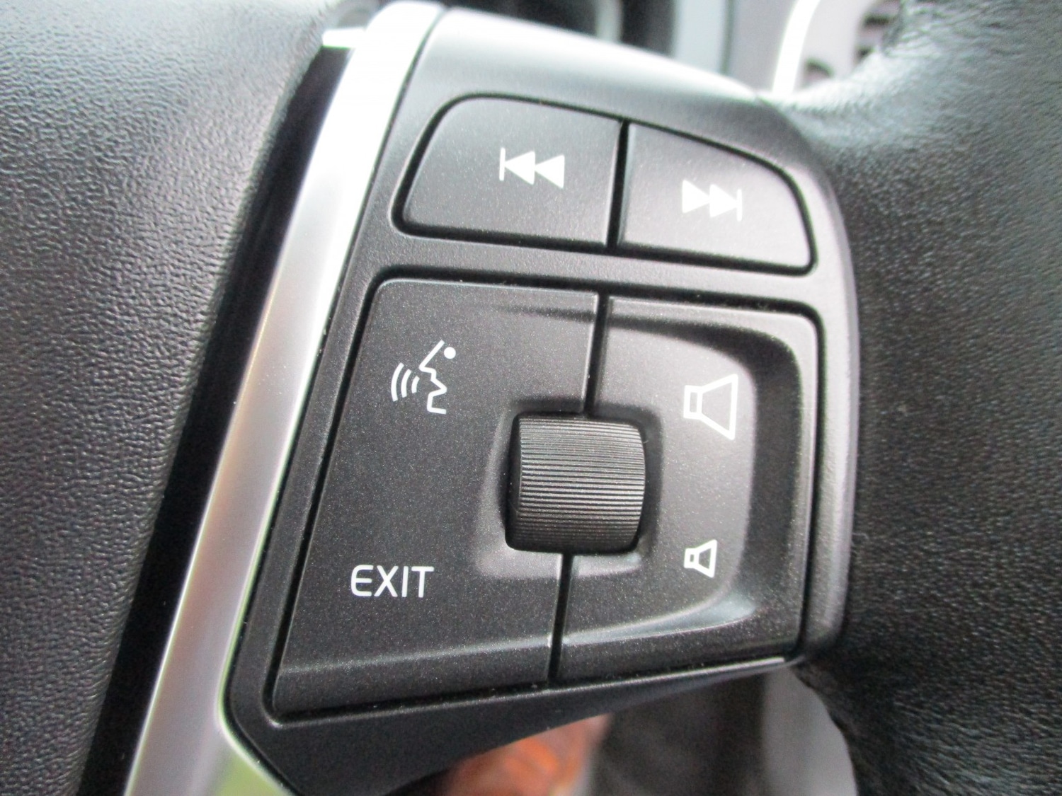 Used Volvo V40 2018 for sale - 76571238: Photo 15