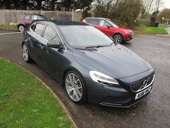 Used Volvo V40 2018 for sale - 76571238: Photo