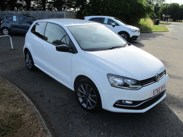 Used Volkswagen Polo 2015 for sale - 75183784: Photo 1
