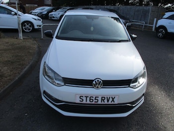Used Volkswagen Polo 2015 for sale - 75183784: Photo