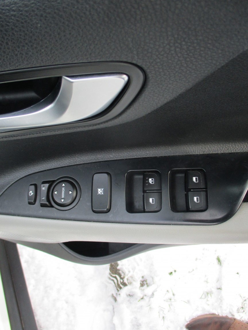 Used Kia Stonic 2018 for sale - 76643361: Photo 19