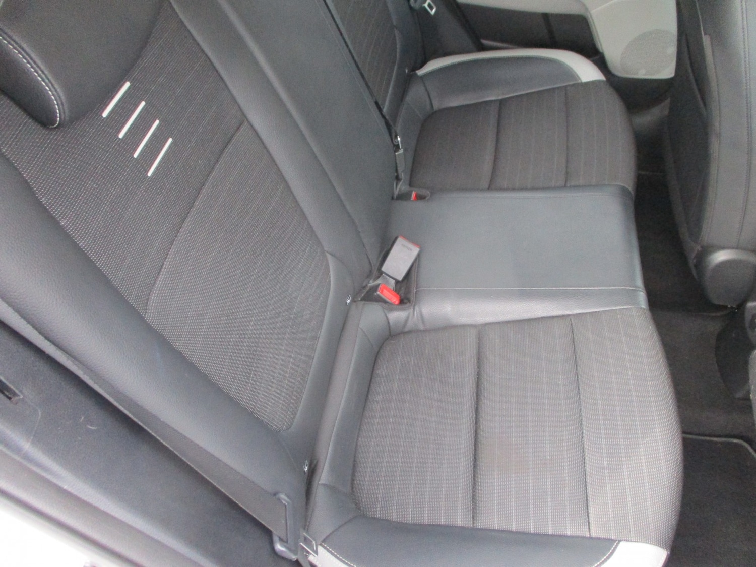 Used Kia Stonic 2018 for sale - 76643361: Photo 24