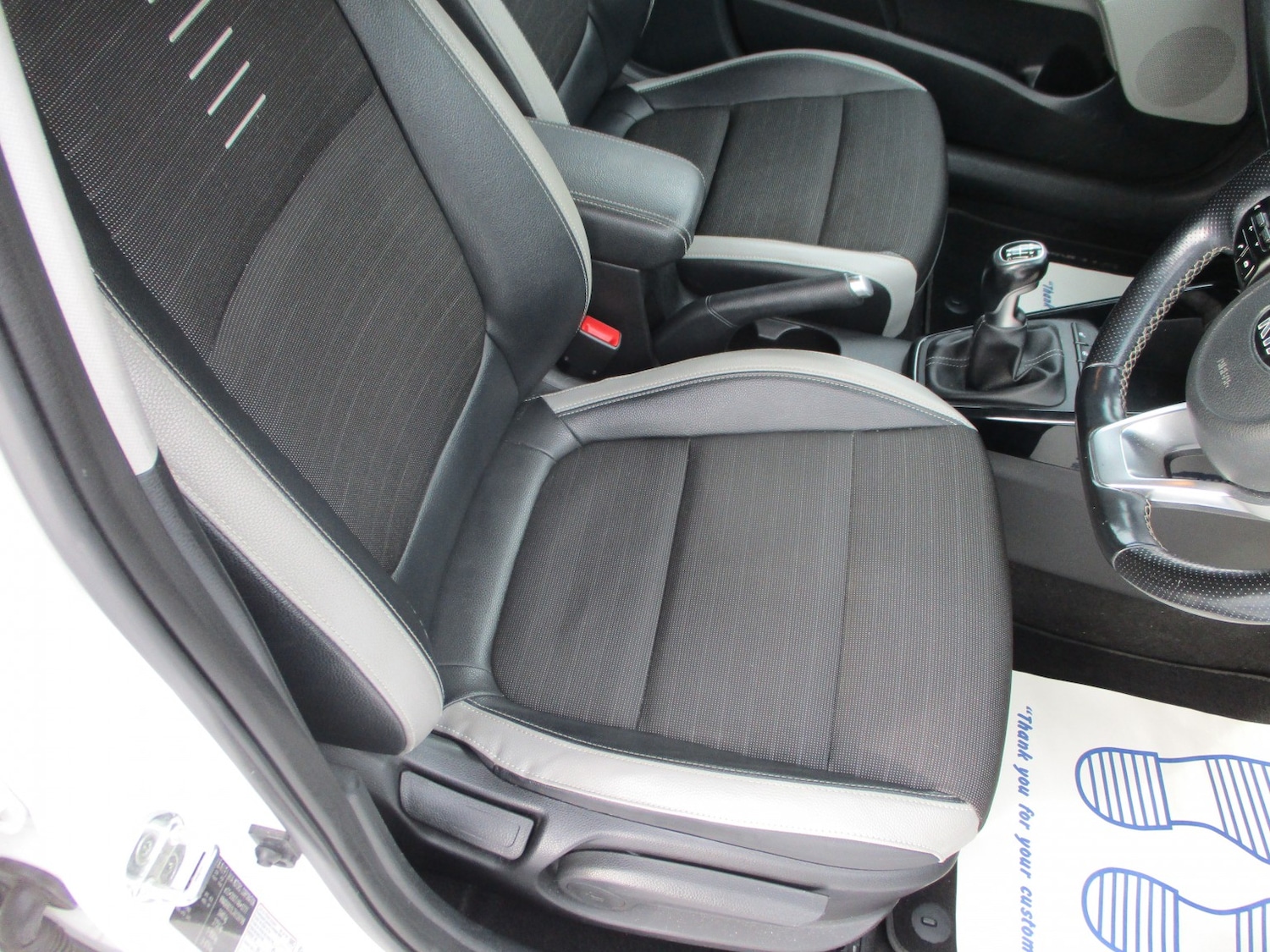 Used Kia Stonic 2018 for sale - 76643361: Photo 5