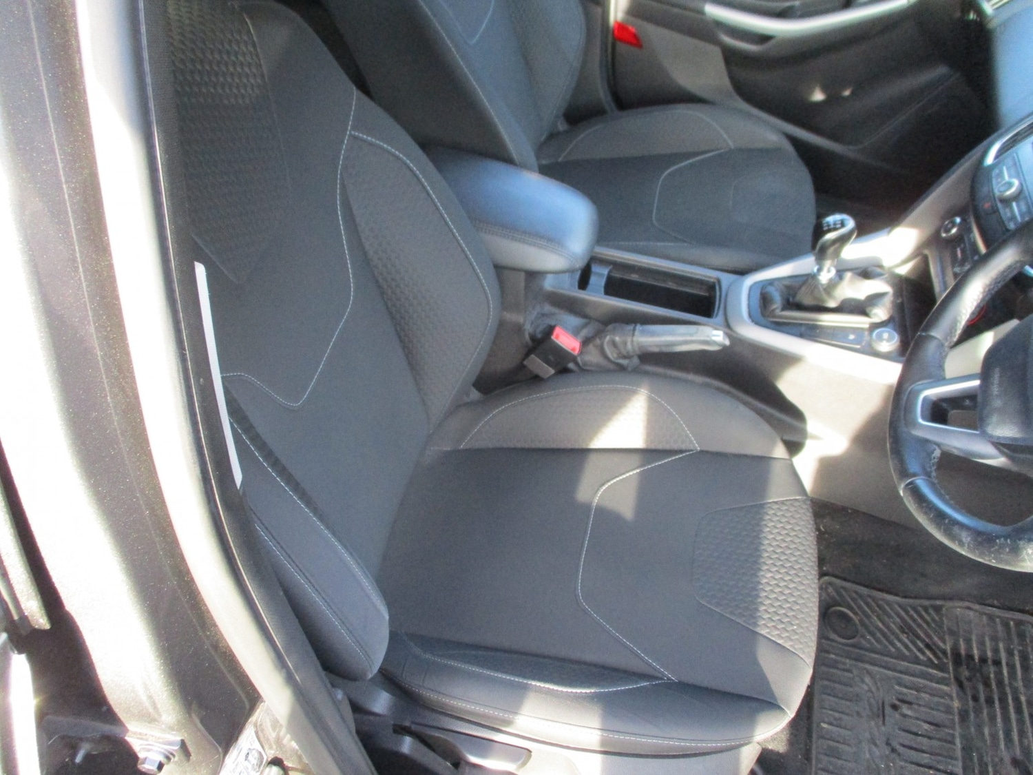 Used Ford Focus 2015 for sale - 76374229: Photo 5