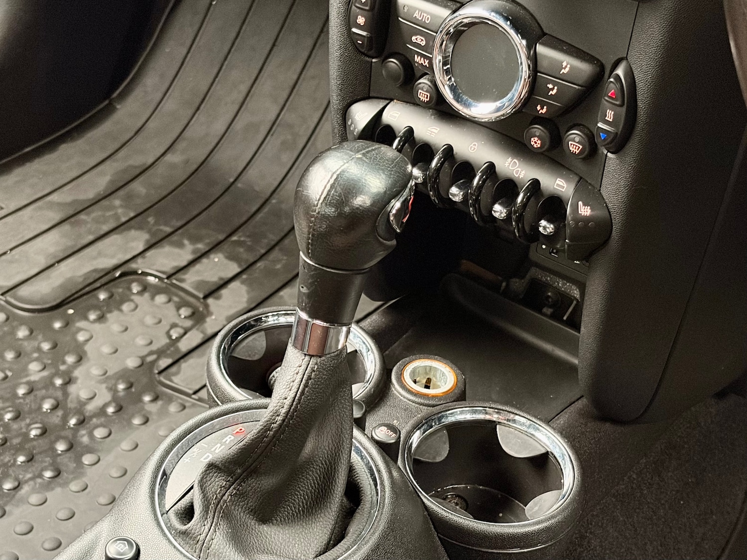 Used MINI Convertible 2011 for sale - 78020500: Photo 22