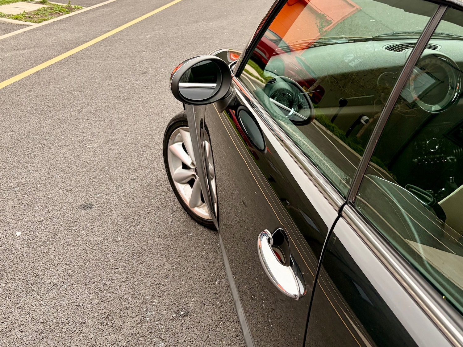 Used MINI Convertible 2011 for sale - 78020500: Photo 7