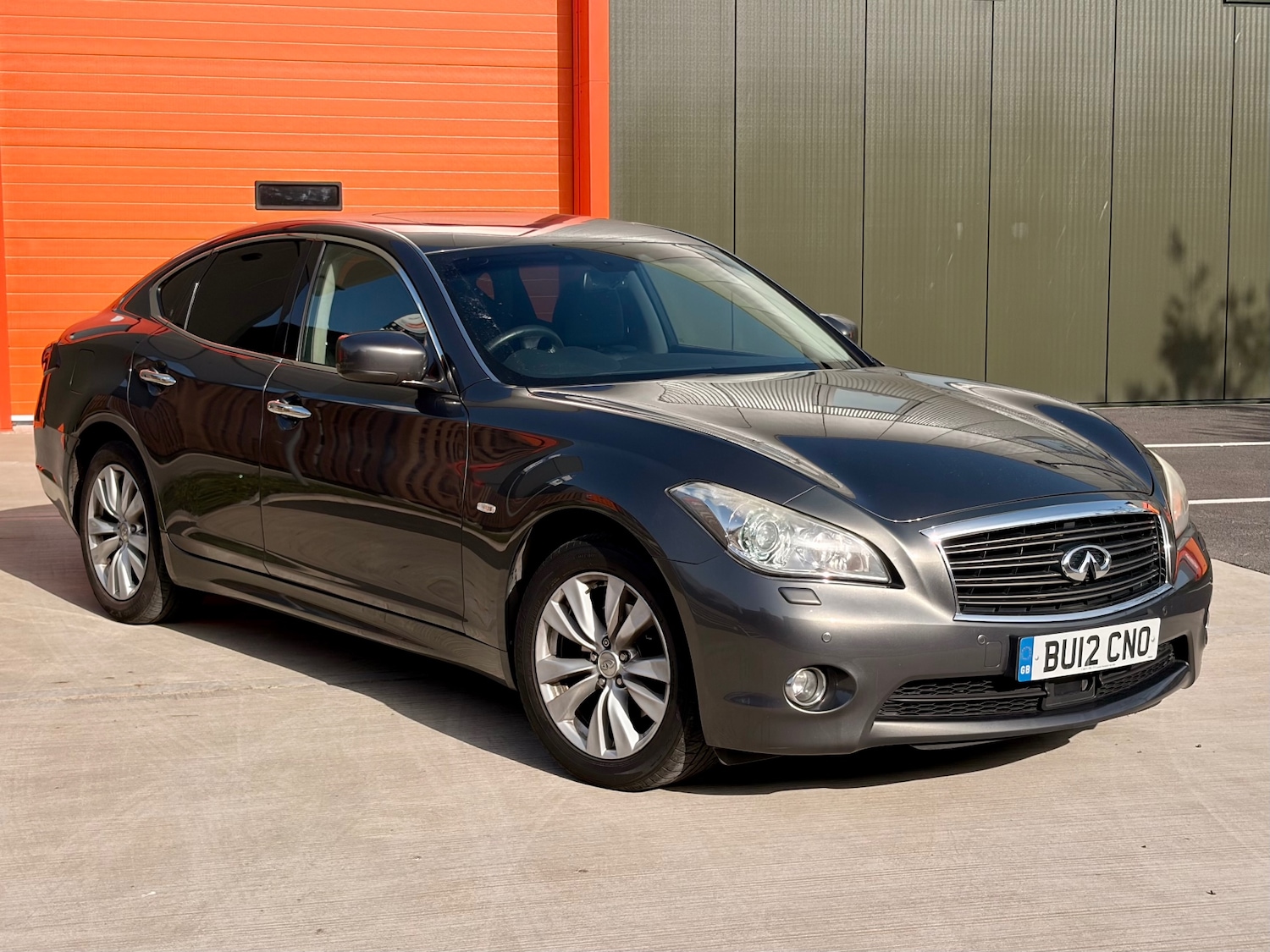 Used Infiniti M 2013 for sale - 77776210: Photo 2