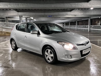 Used Hyundai i30 2010 for sale - 77479960: Photo