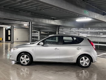 Used Hyundai i30 2010 for sale - 77479960: Photo