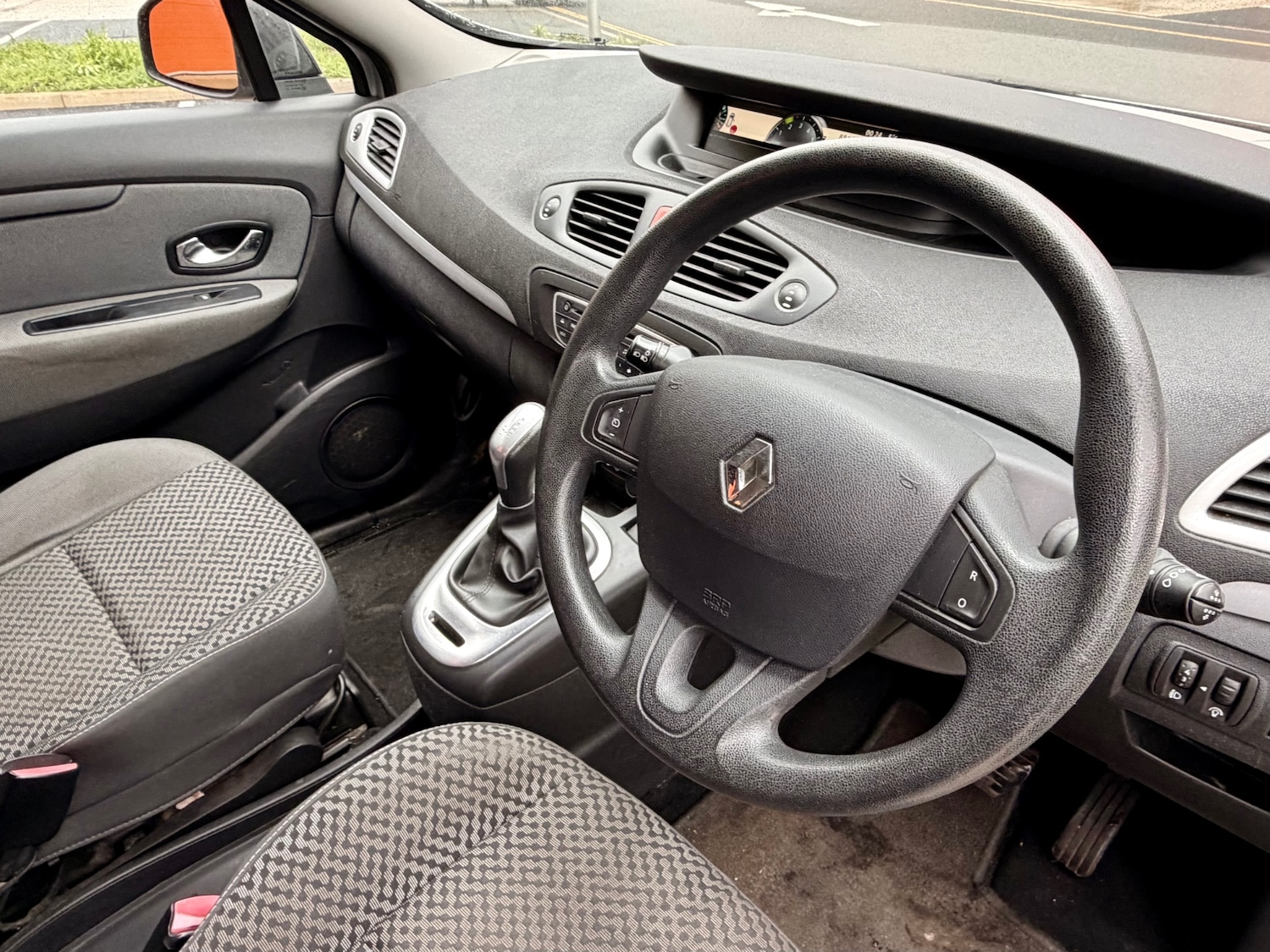 Used Renault Scenic 2012 for sale - 77617359: Photo 17