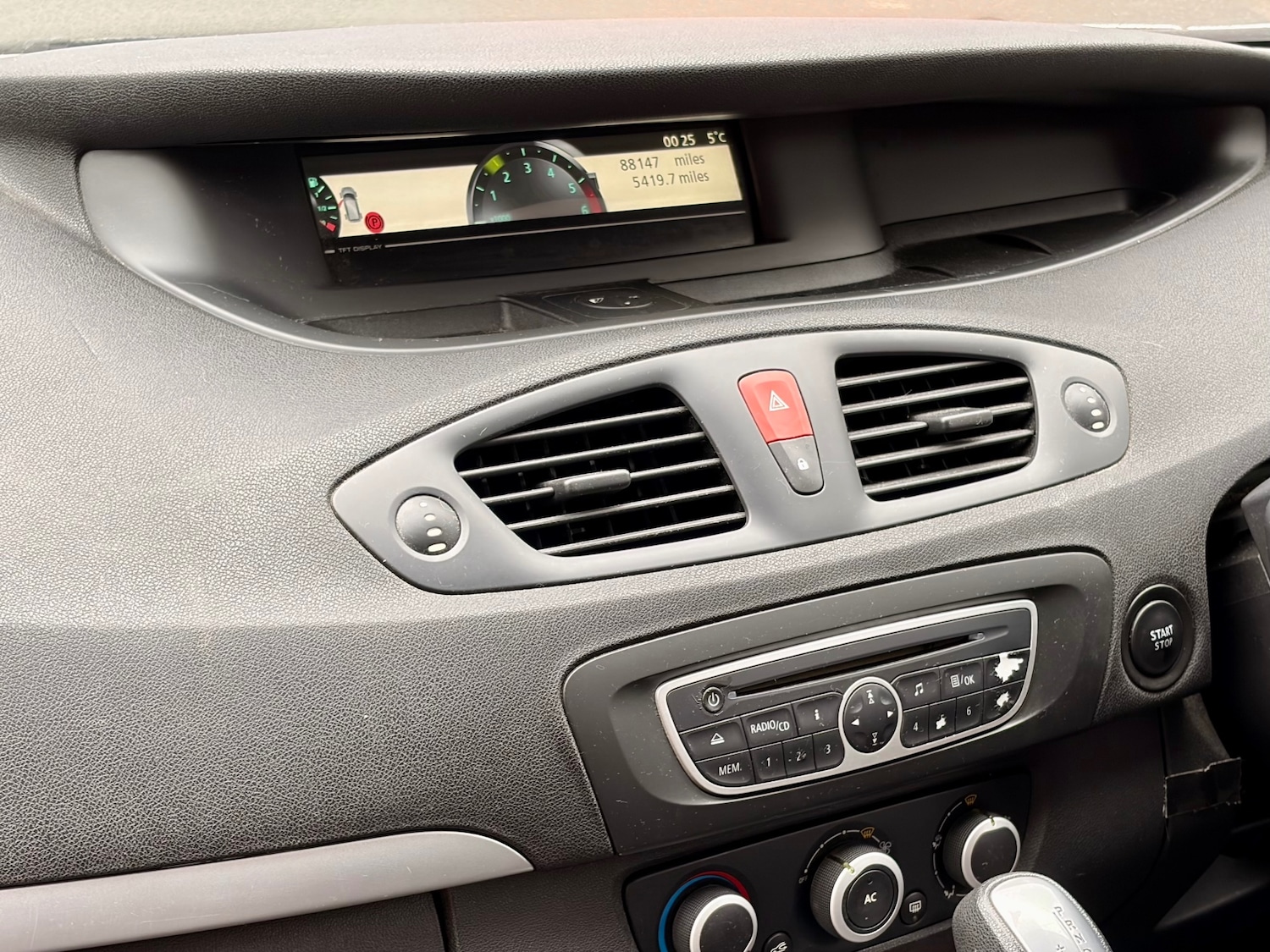 Used Renault Scenic 2012 for sale - 77617359: Photo 22