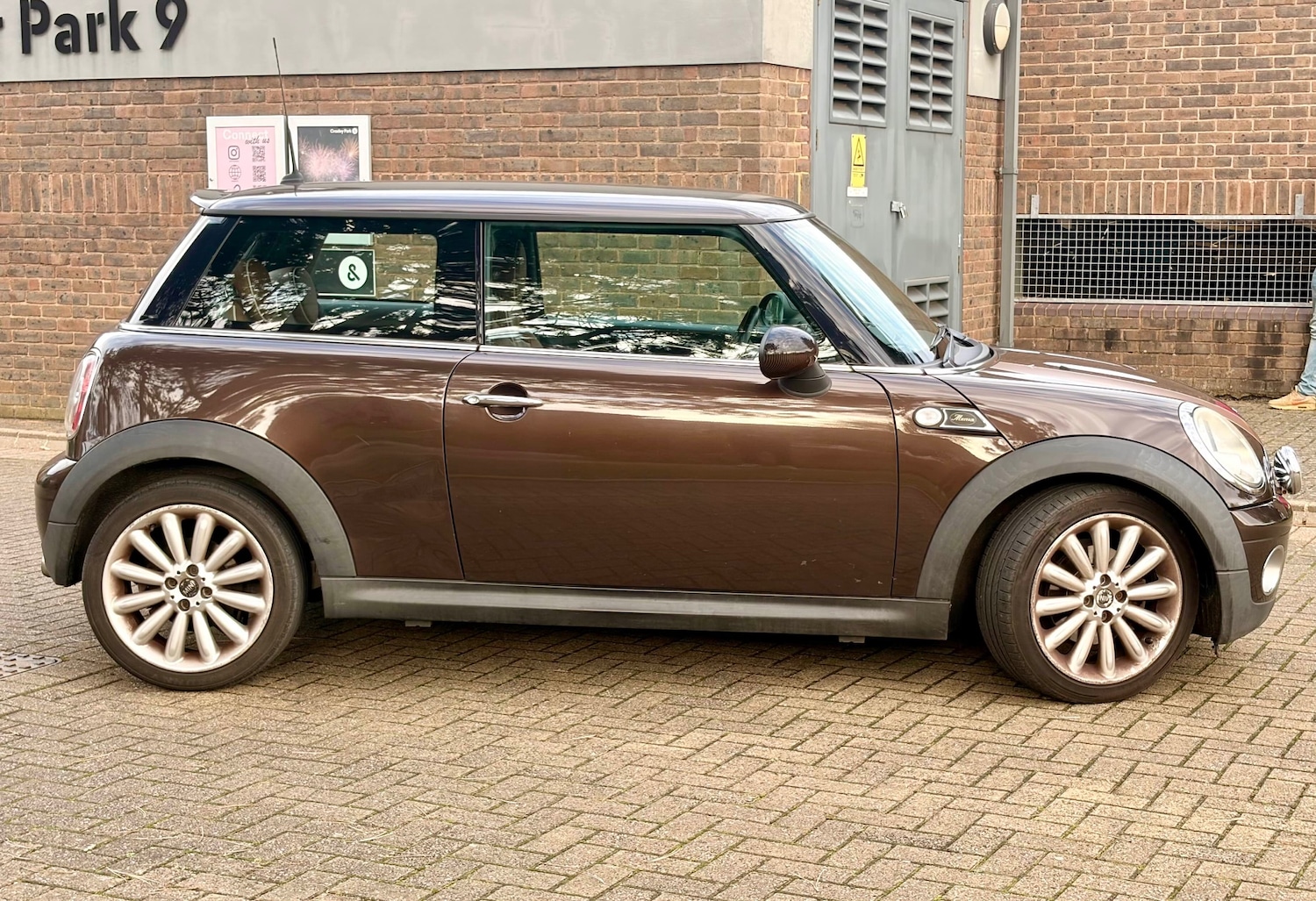 Used MINI Hatch 2011 for sale - 77023739: Photo 2