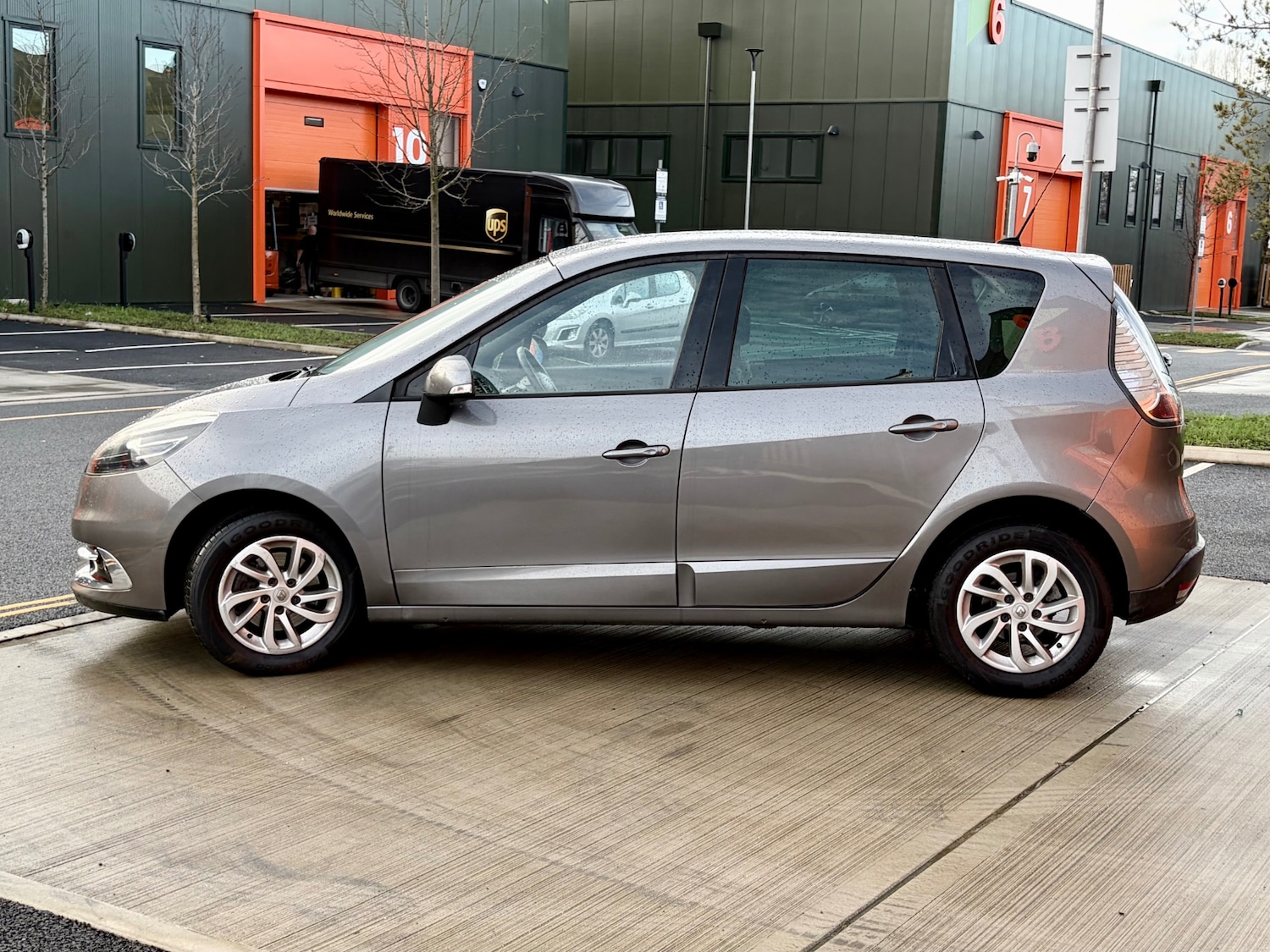 Used Renault Scenic 2013 for sale - 77522372: Photo 8