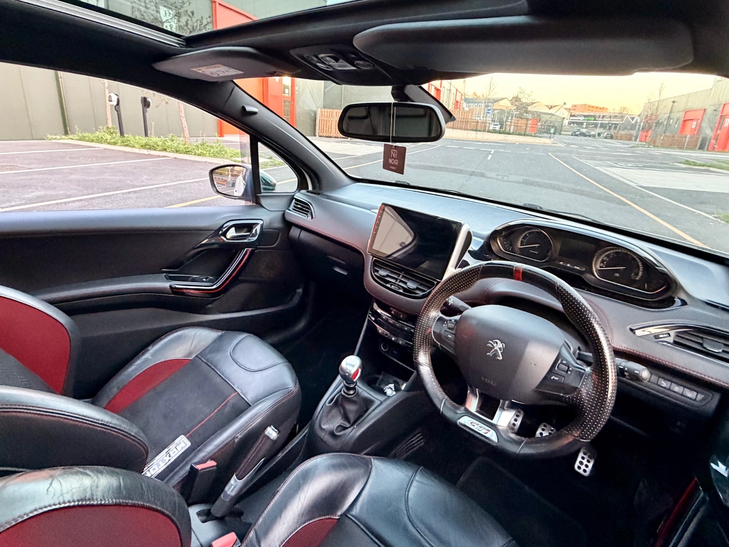 Used Peugeot 208 2016 for sale - 77980788: Photo 17