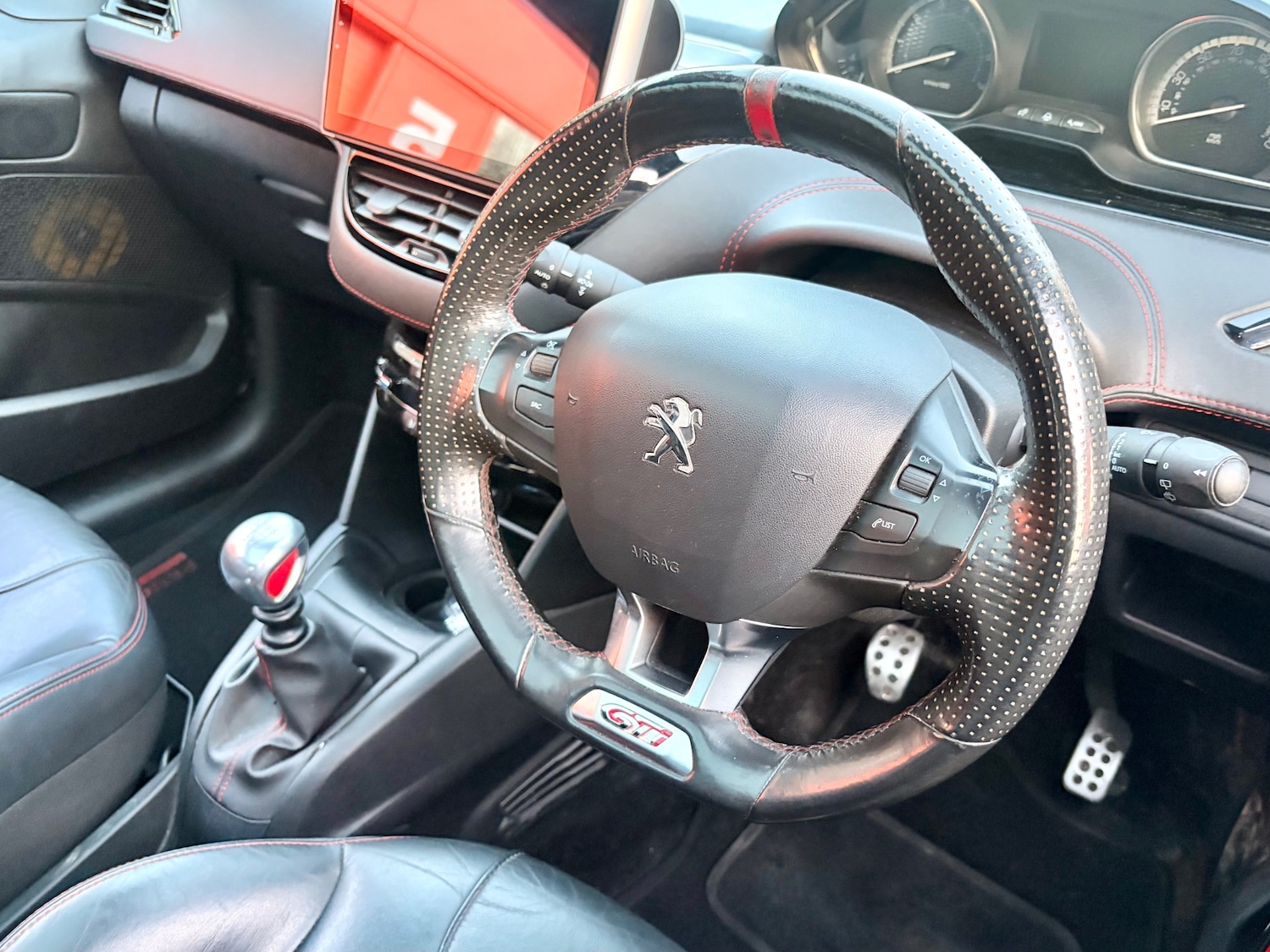 Used Peugeot 208 2016 for sale - 77980788: Photo 18