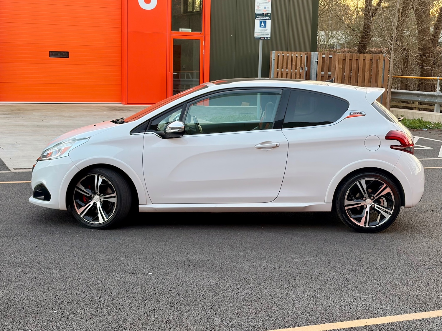 Used Peugeot 208 2016 for sale - 77980788: Photo 4