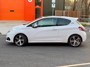 Used Peugeot 208 2016 for sale - 77980788: Photo