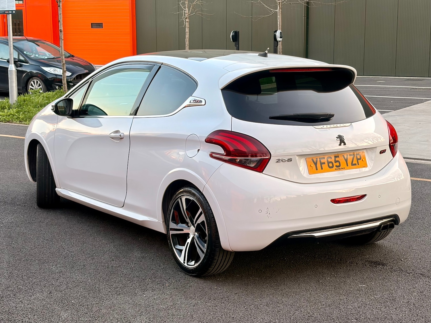 Used Peugeot 208 2016 for sale - 77980788: Photo 5